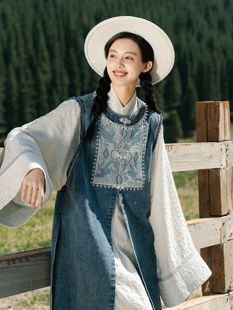 Huan Ying 幻影 Phantom Modernized Ming Dynasty Changshan Top Bijia Vest & Mamian Skirt Set chiffon skirt airy Huan Ying 幻影 Phantom Modernized Ming Dynasty Changshan Top Bijia Vest & Mamian Skirt Set chiffon skirt airy