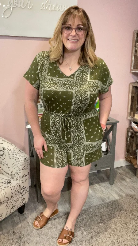 Bandana Print Pocket Knit Romper V-neck jumpsuit, Sexy neckline, Stylish, Comfortable Bandana Print Pocket Knit Romper V-neck jumpsuit, Sexy neckline, Stylish, Comfortable